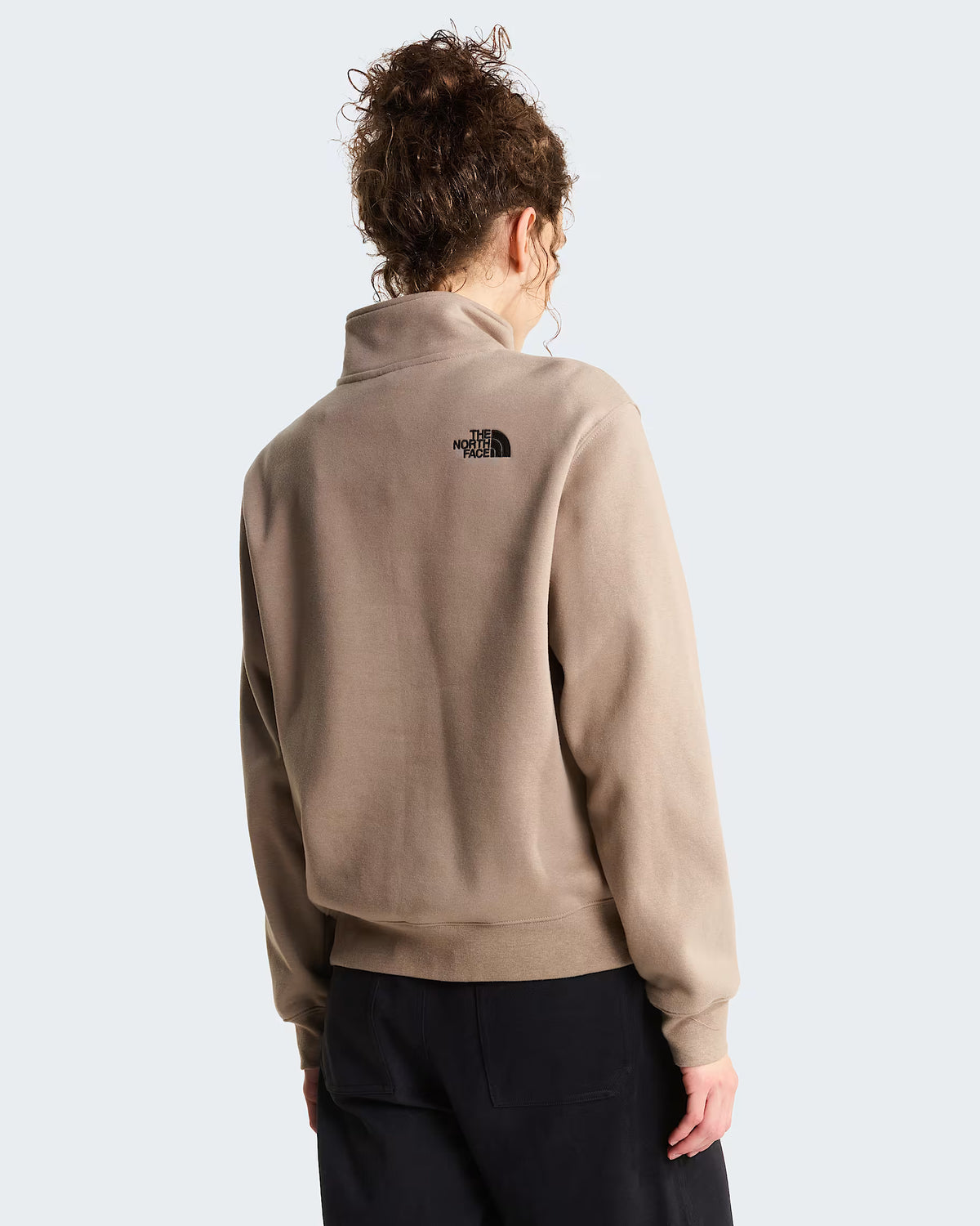 The North Face Womens Ski Embroidery Relaxed Graphic 1/4 Zip Sweatshirt